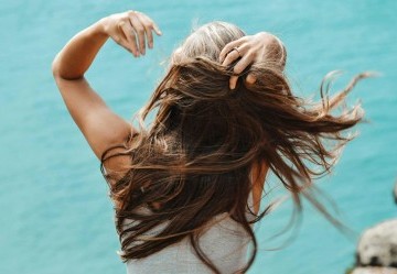 Cause, rimedi e prodotti efficaci per capelli danneggiati