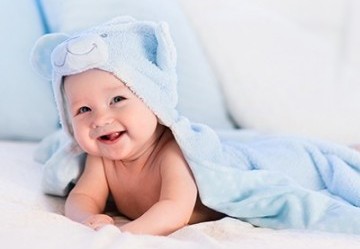 Igiene e bagnetto neonato: come prendersi cura del proprio bambino